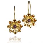 Water Lily forgyldte sterling s�lv �reh�nger med amethyst af Izabel Camille