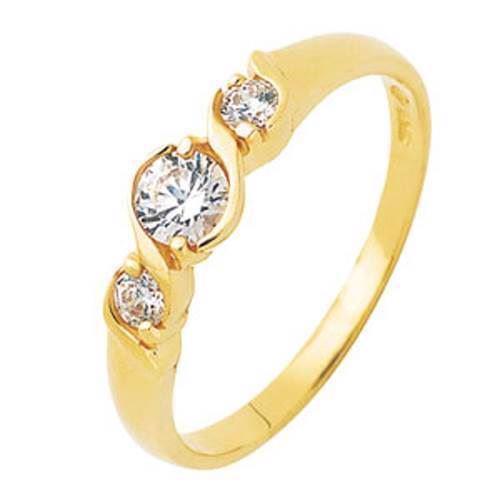 9 karat ring med 3 zirkonia