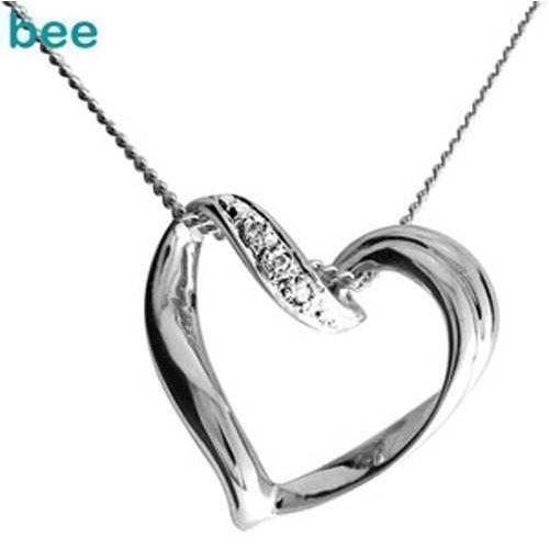 9 ct Sliding white gold and Diamond heart